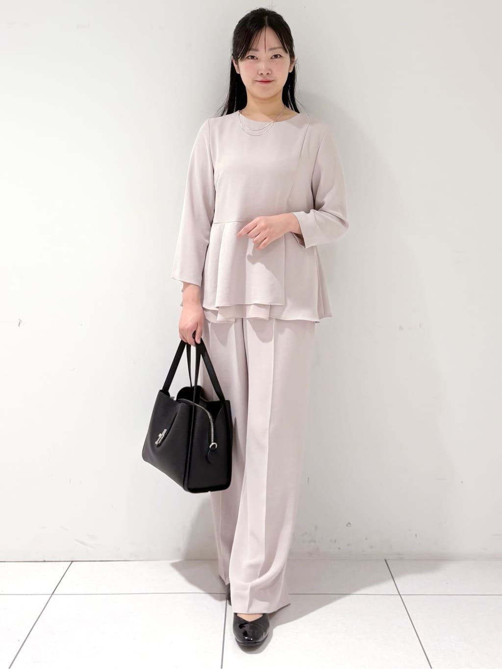 momokoさんの「INDIVI｜【洗える／UVケア／SETUP可】着る日傘ワイドパンツ」を使ったコーディネート