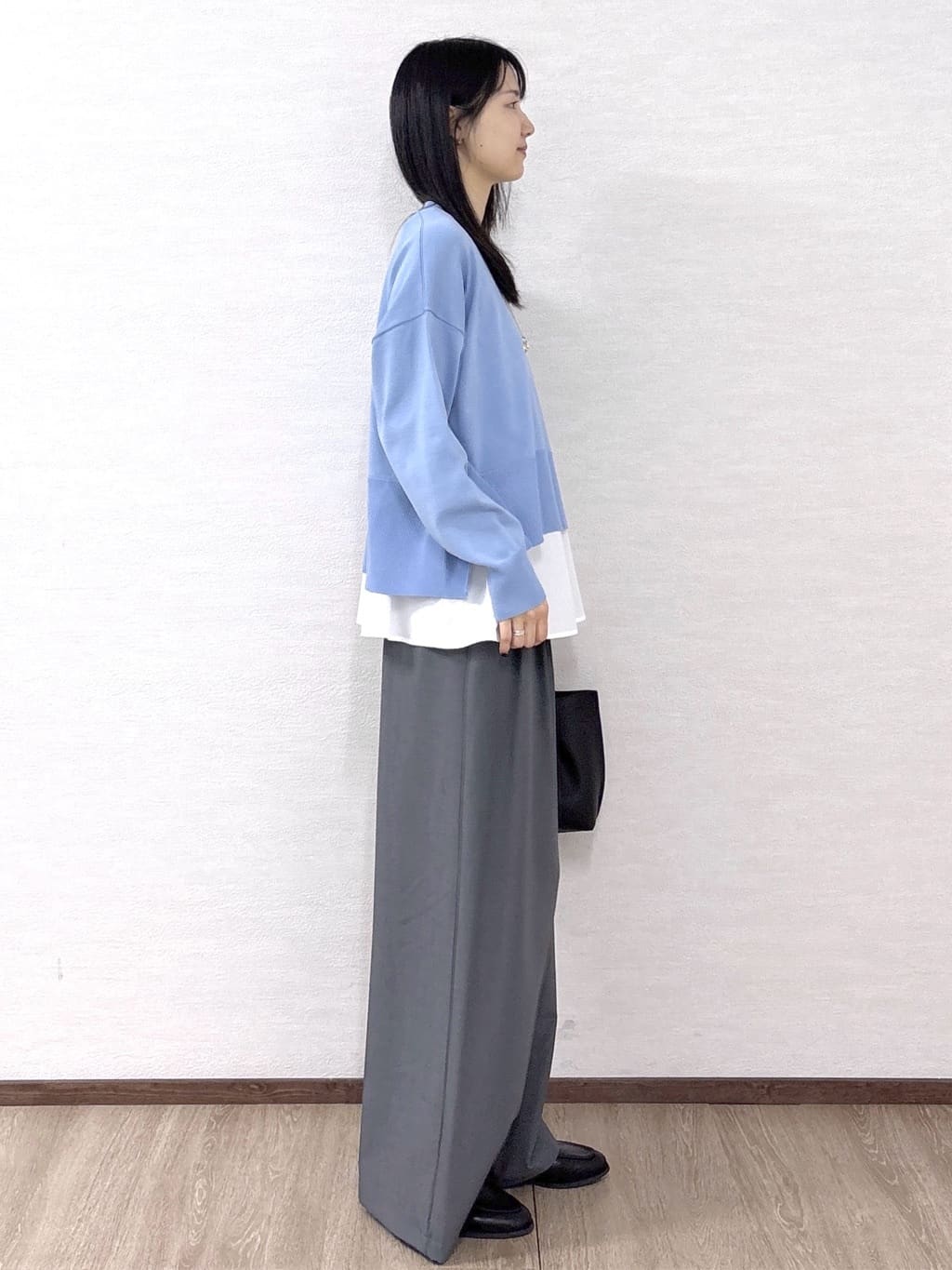 sachikoさんの「OPAQUE.CLIP｜《ツインセット》ワイドニット&times;裾フレアタンクトップ【洗濯機OK】」を使ったコーディネート