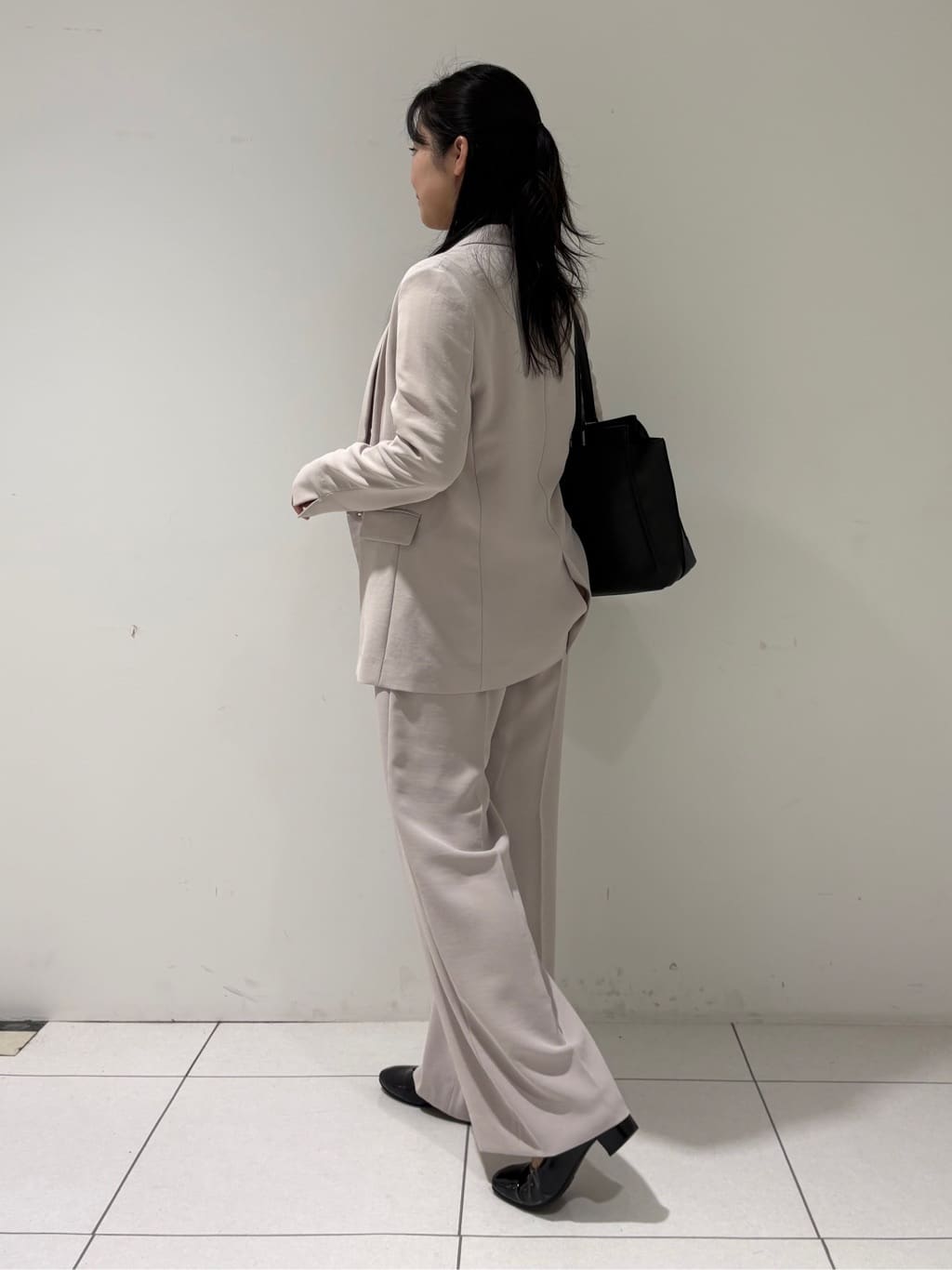 momokoさんの「INDIVI｜【洗える／多機能／SETUP可】着る日傘ダブルジャケット」を使ったコーディネート