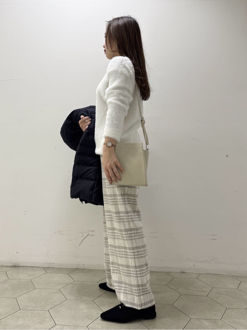 kahoさんの「INDIVI｜【洗える】エアリーシャギートップス」を使ったコーディネート