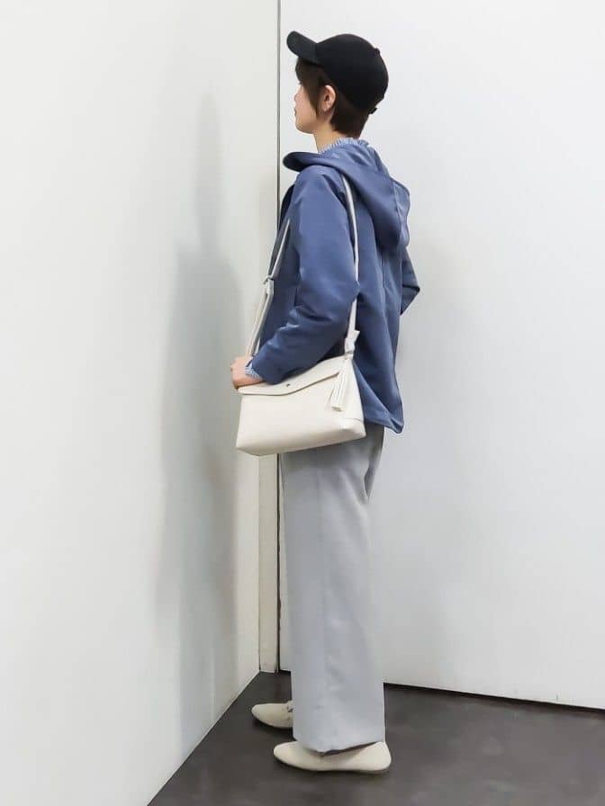 やまちゃんさんの「grove｜【撥水】きれいめに着こなせるマウンテンパーカ」を使ったコーディネート