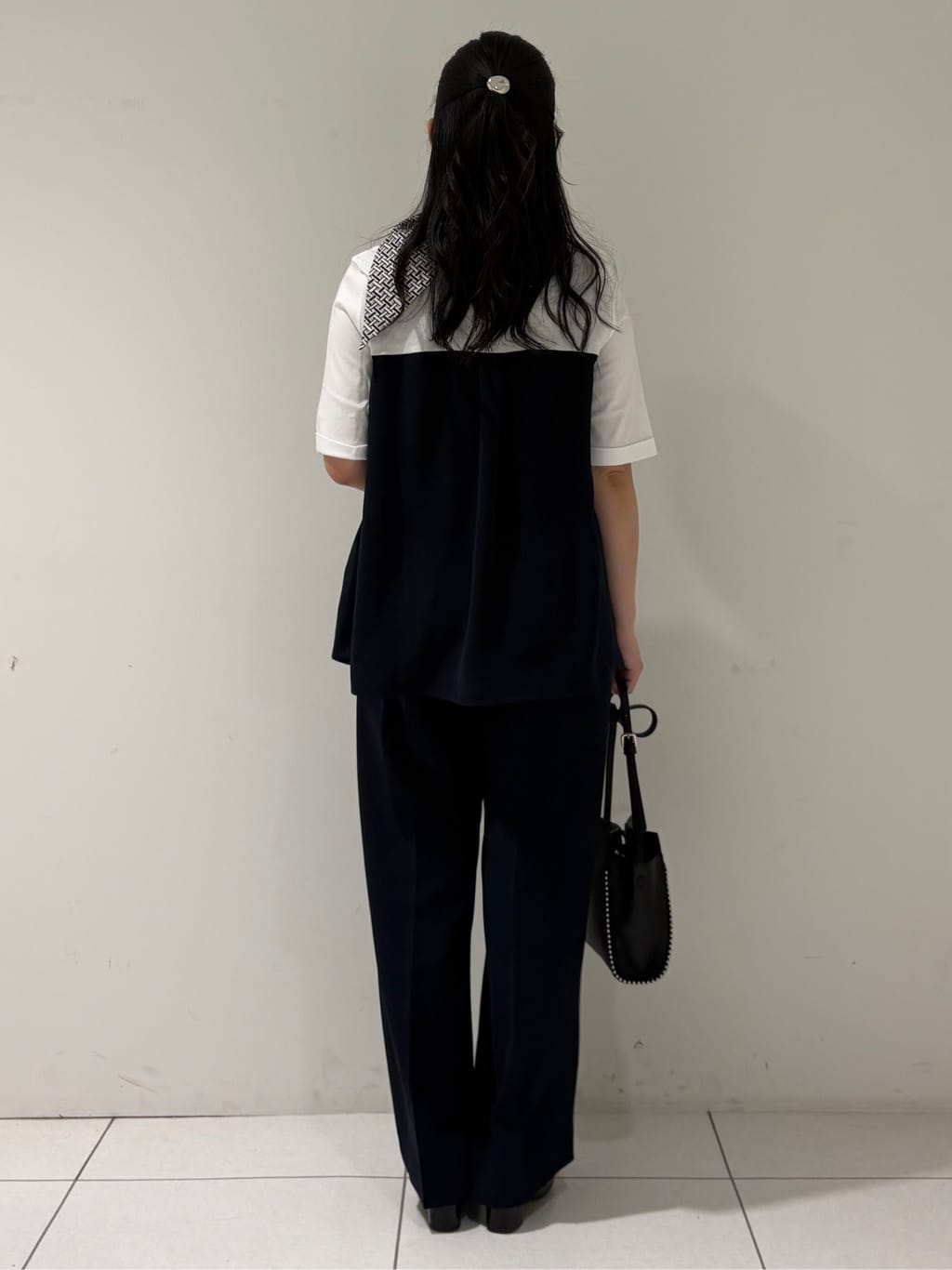 momokoさんの「INDIVI｜【着る日傘／SETUP可能】ビスチェレイヤード風トップス」を使ったコーディネート