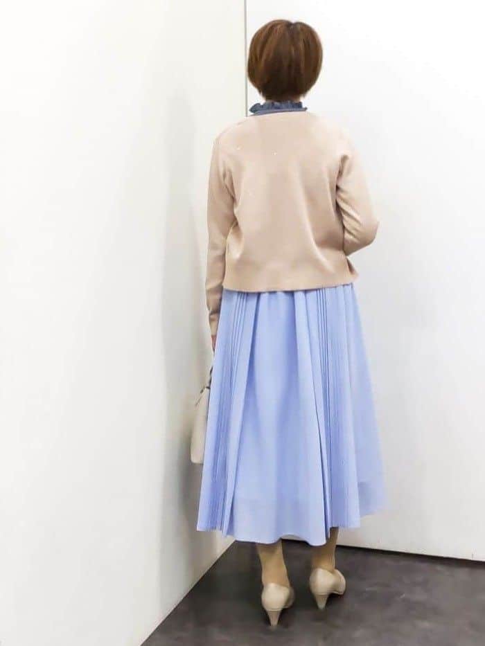 やまちゃんさんの「grove｜大人のための華やぎニットカーディガン」を使ったコーディネート