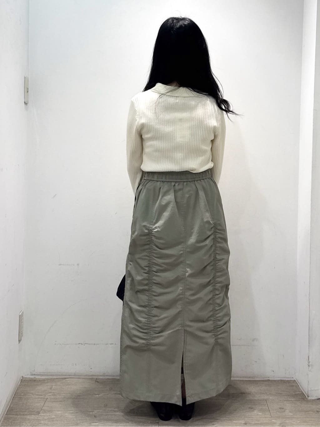 yuicciさんの「OPAQUE.CLIP｜ポロ衿ホック使いリブニットカーディガン【洗濯機OK】」を使ったコーディネート