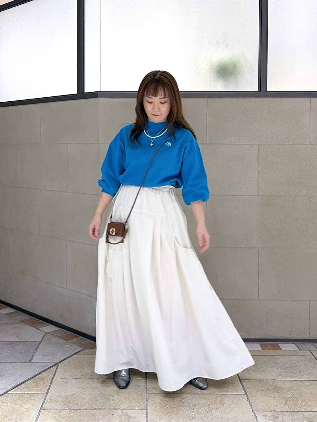 よねさんの「INDIVI｜Timeless｜フォルムロゴニット」を使ったコーディネート