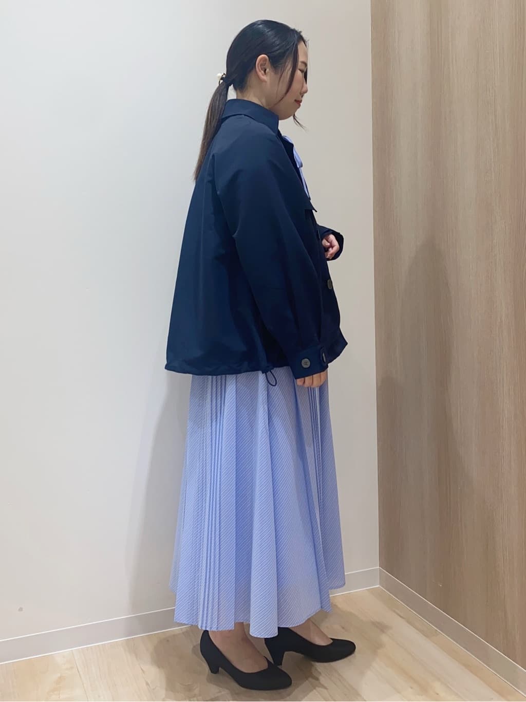 HANAさんの「grove｜【貴島明日香さん着用】【撥水／シルエット2WAY】軽やかミドルトレンチコート」を使ったコーディネート