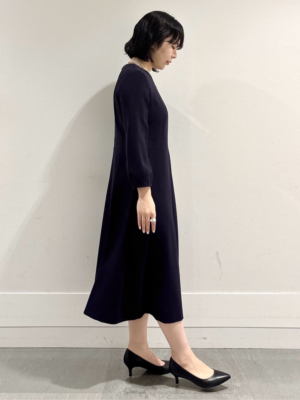 モエカさんの「UNTITLED｜【日本製・本革】Comfit Dresser Pumps（コンフィットドレッサーパンプス）」を使ったコーディネート