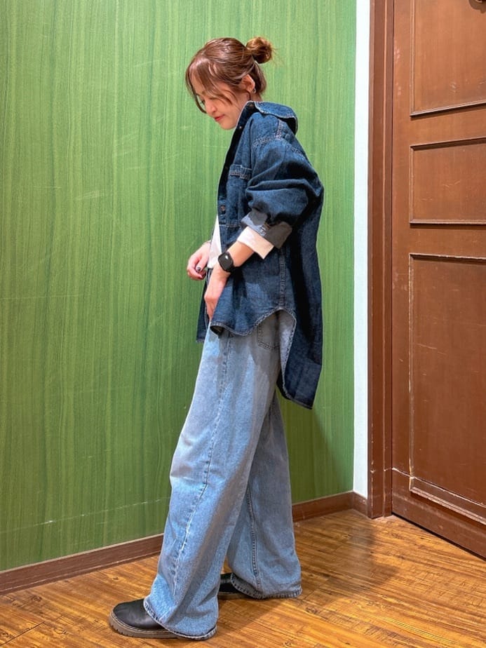 かおりさんの「SHOO･LA･RUE｜【UV/抗菌防臭/洗濯機可】小さめロゴの大人スムースロンT」を使ったコーディネート