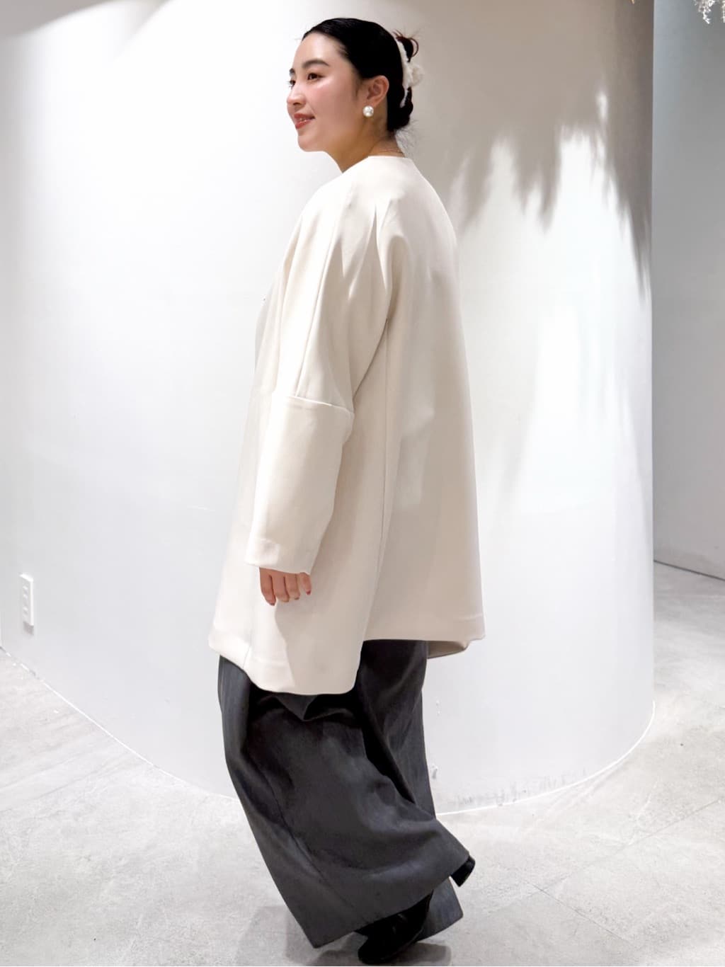かりんさんの「OPAQUE.CLIP｜フォルムスリーブミドルコート【洗濯機OK】」を使ったコーディネート