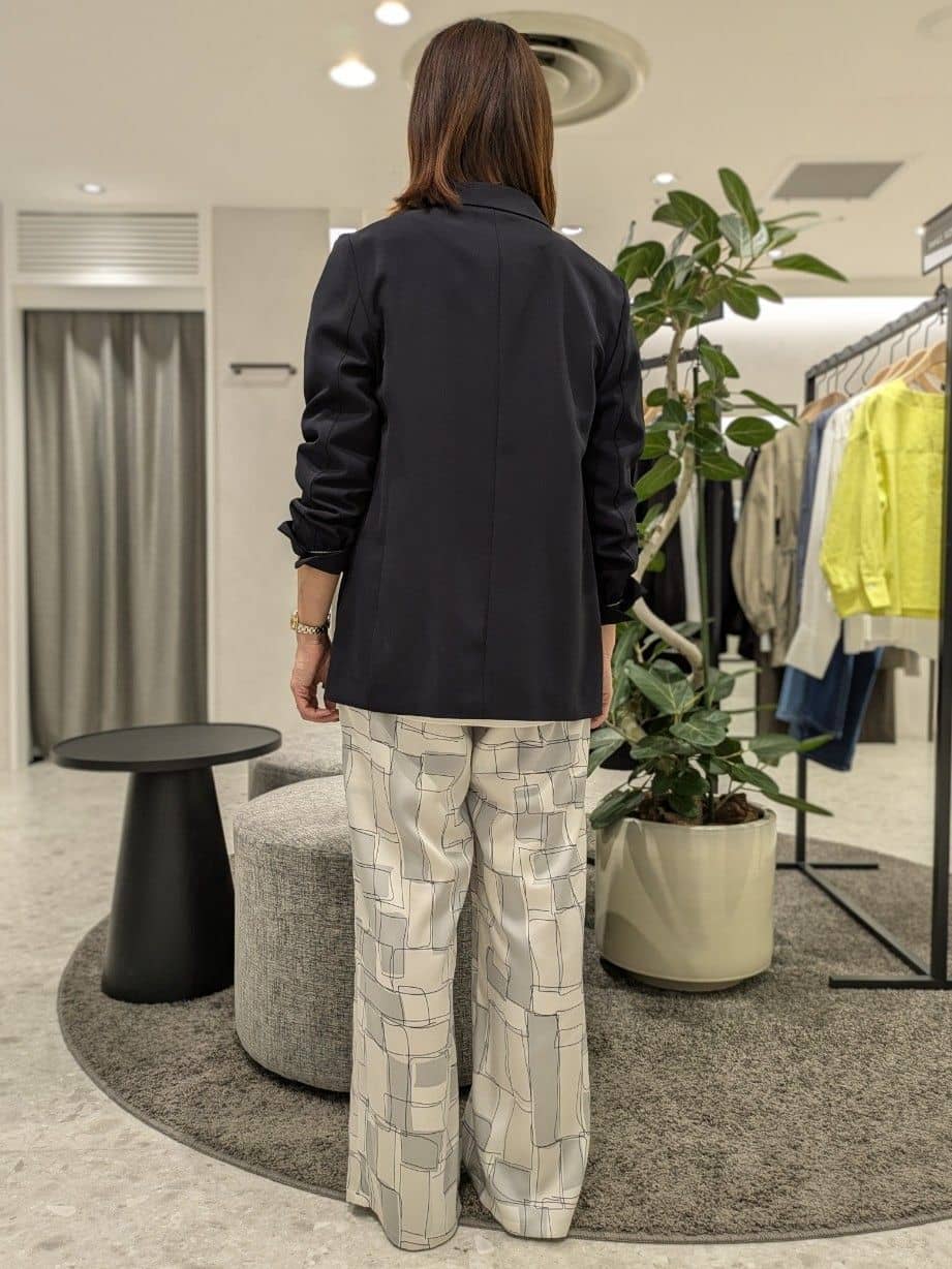 yukariさんの「UNTITLED｜【新色追加/セットアップ可】エアリー ダブルブレストジャケット」を使ったコーディネート