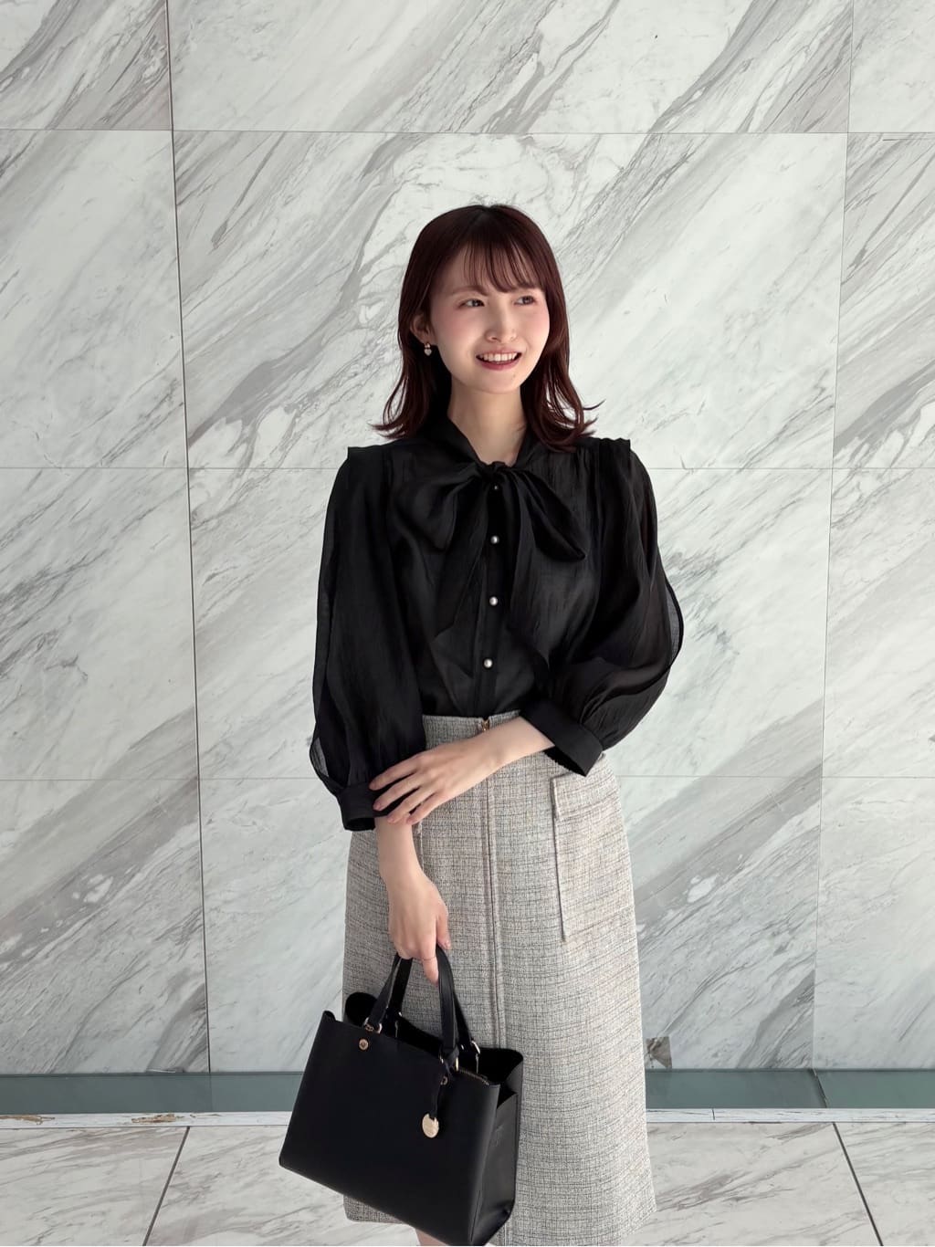 みさかさんの「index｜撥水トレンチコート【洗濯機OK／花粉対応】《XS～3L》」を使ったコーディネート