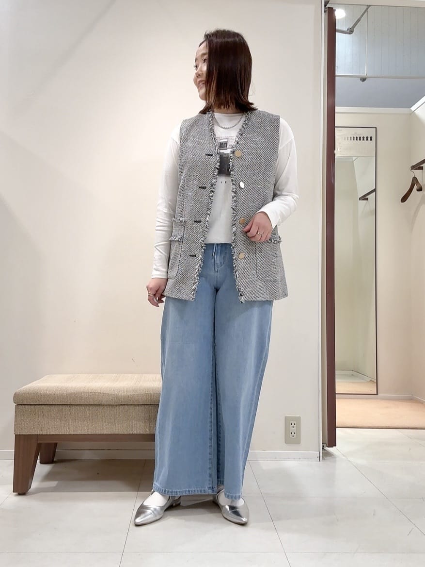 YUIさんの「UNTITLED｜【オンオフ使える】スラブツイード ジレ」を使ったコーディネート