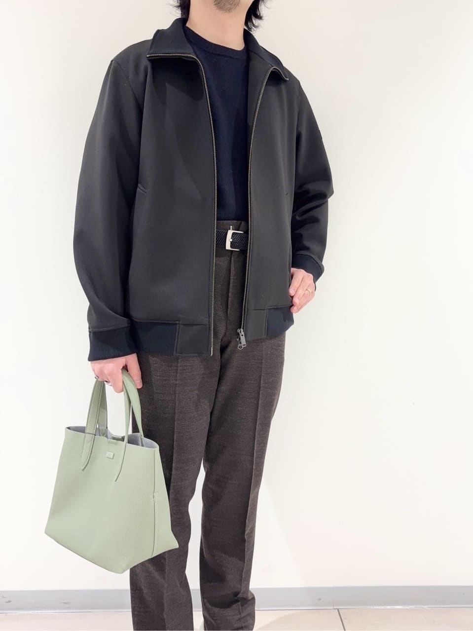 及川さんの「TAKEO KIKUCHI｜【JUST ONE LAYER】ダウンファブリック ジップアップ リブ ブルゾン」を使ったコーディネート