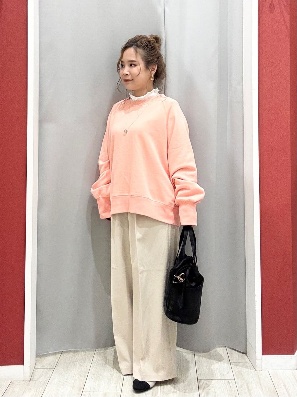 shioさんの「SHOO･LA･RUE｜【着丈選べる/S-LL】センタープレスできちんと見え イージーワイドパンツ」を使ったコーディネート