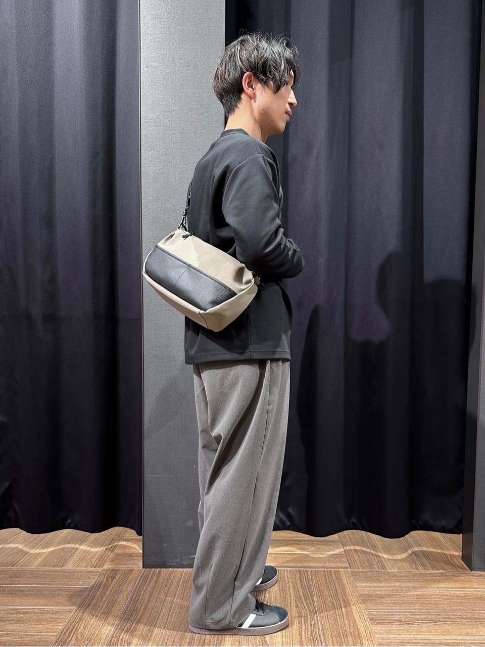 tomoyaさんの「THE SHOP TK｜【首元にさりげないアクセント】ステッチダンボールプルオーバー」を使ったコーディネート
