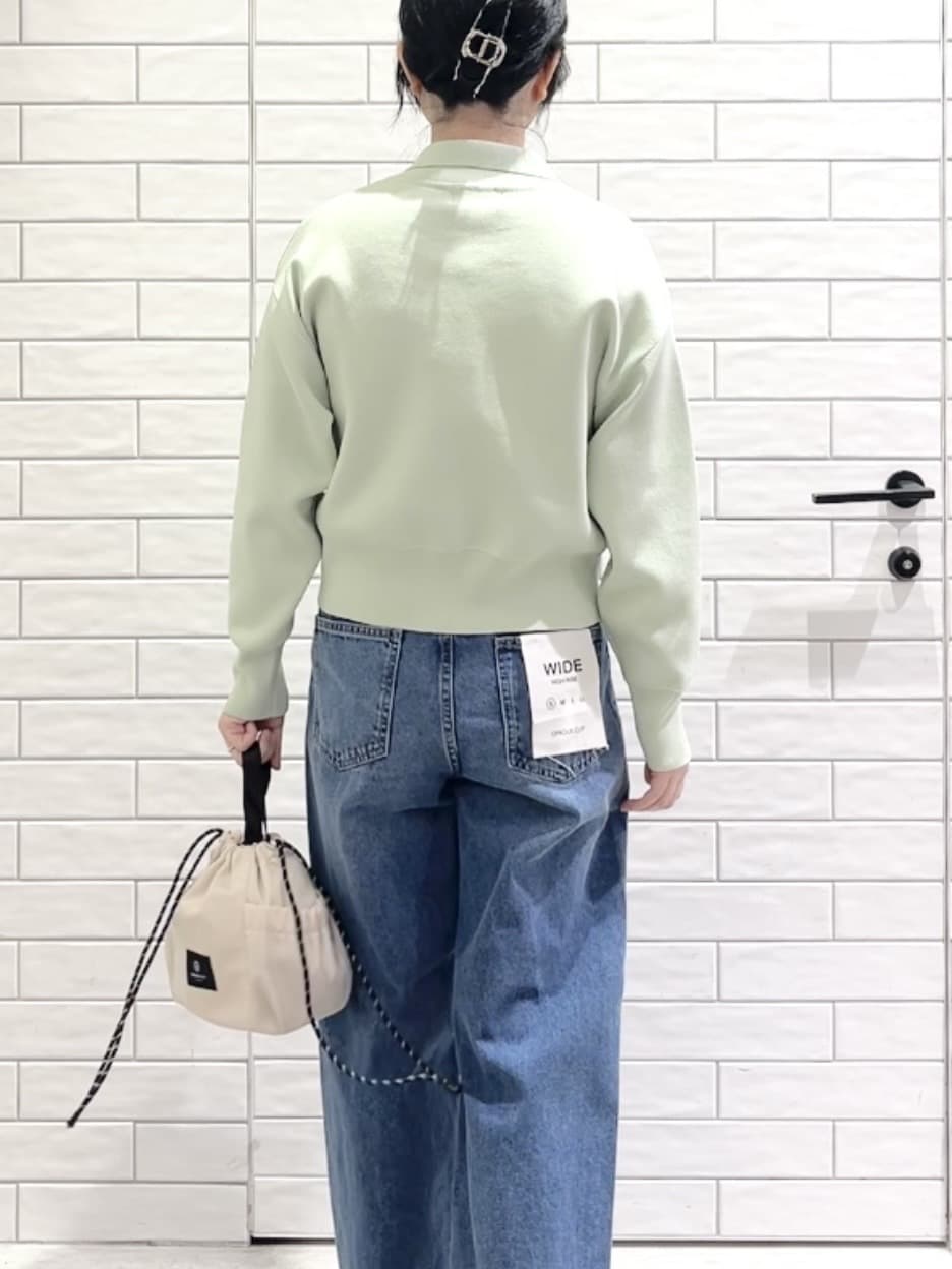 しおりさんの「OPAQUE.CLIP｜ハーフZIP刺繍ロゴニット【洗濯機OK】」を使ったコーディネート
