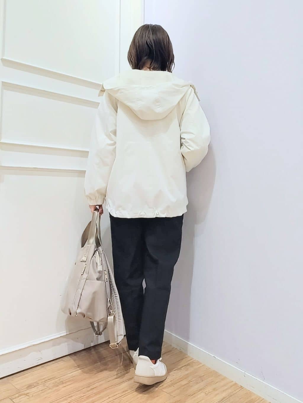 miomioさんの「SHOO･LA･RUE｜【前後2WAY/S-LL】体型カバーもこなれ見えも叶う　ふんわりお袖の配色パイピングニット」を使ったコーディネート