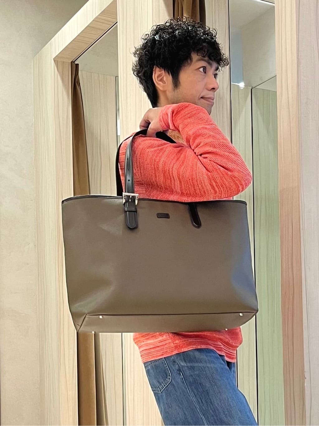 URAさんの「TAKEO KIKUCHI｜【洗える】カラースプリングニット」を使ったコーディネート
