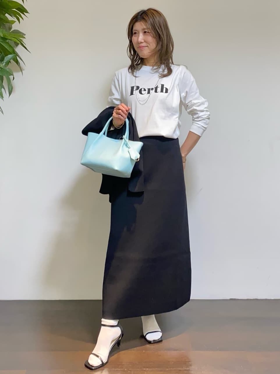 tomoさんの「UNTITLED｜【Healthy DENIM】PerthロングTシャツ」を使ったコーディネート