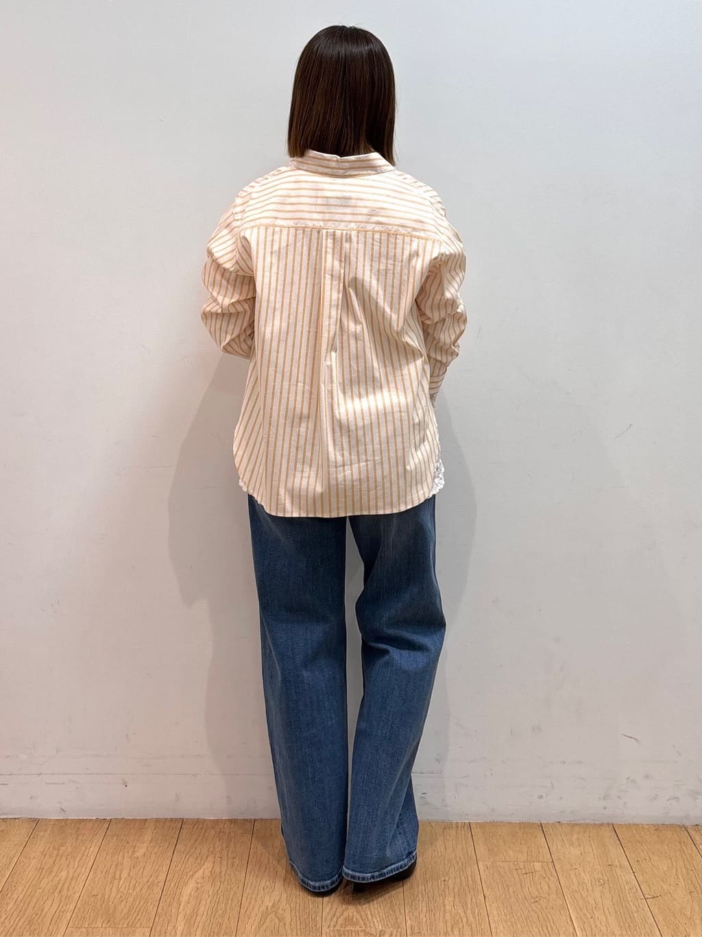 mikkoさんの「INDIVI｜【洗える／レイヤードにおすすめ】シャーリングレース ロングTシャツ」を使ったコーディネート