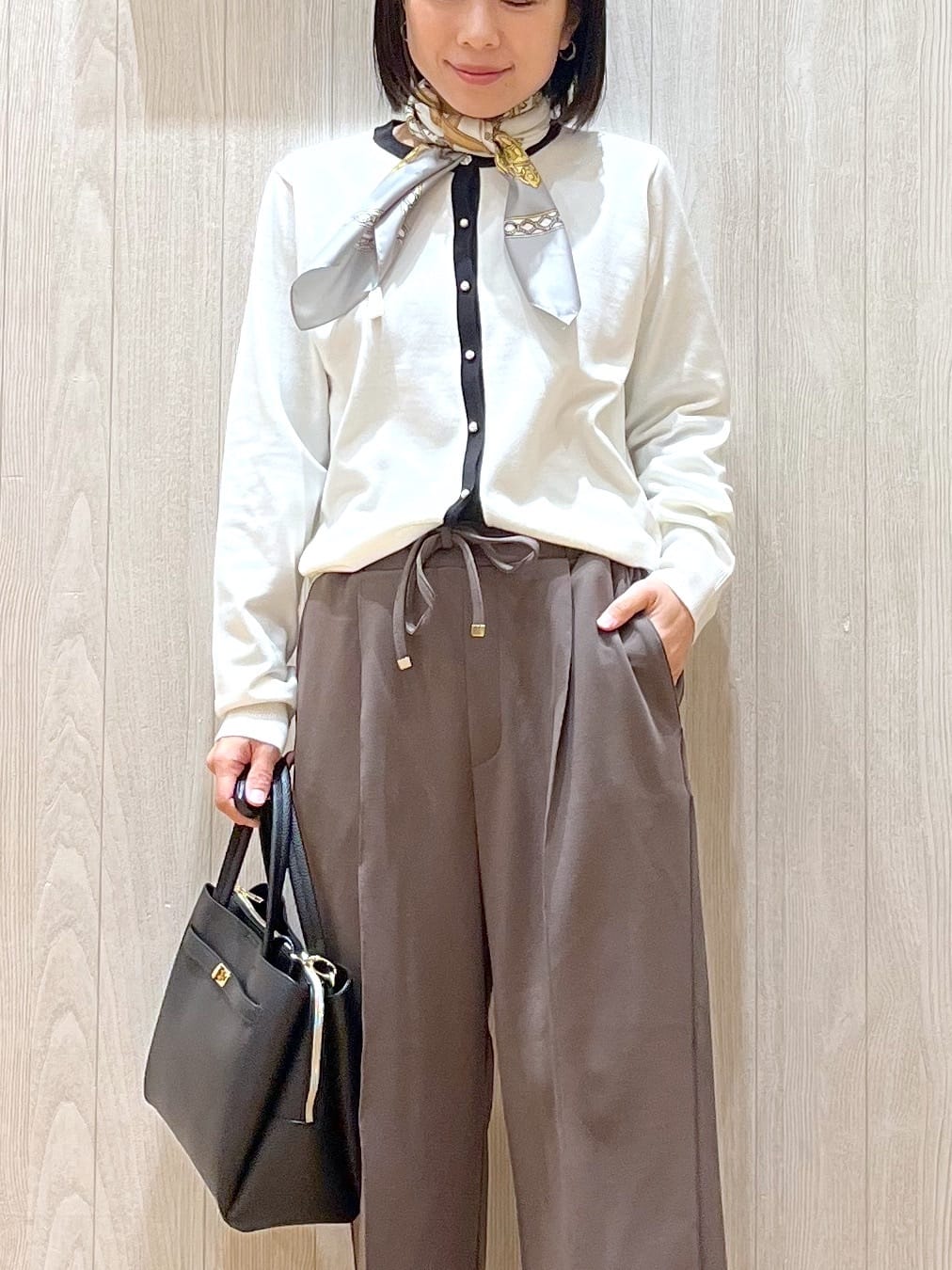 shirayuuuさんの「SHOO･LA･RUE｜【高レビュー/S-LL/着丈選べる/洗濯後しわになりにくい】スマートに見えるイージーワイドパンツ」を使ったコーディネート