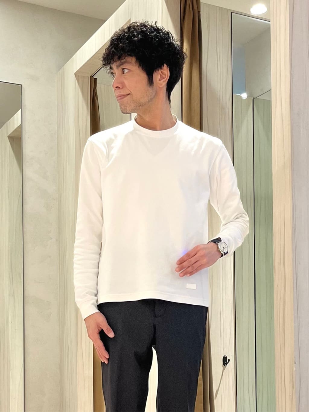 URAさんの「TAKEO KIKUCHI｜【360&deg;ストレッチ／軽量】None Of Stress ライト ジャケット（セットアップ対応）」を使ったコーディネート