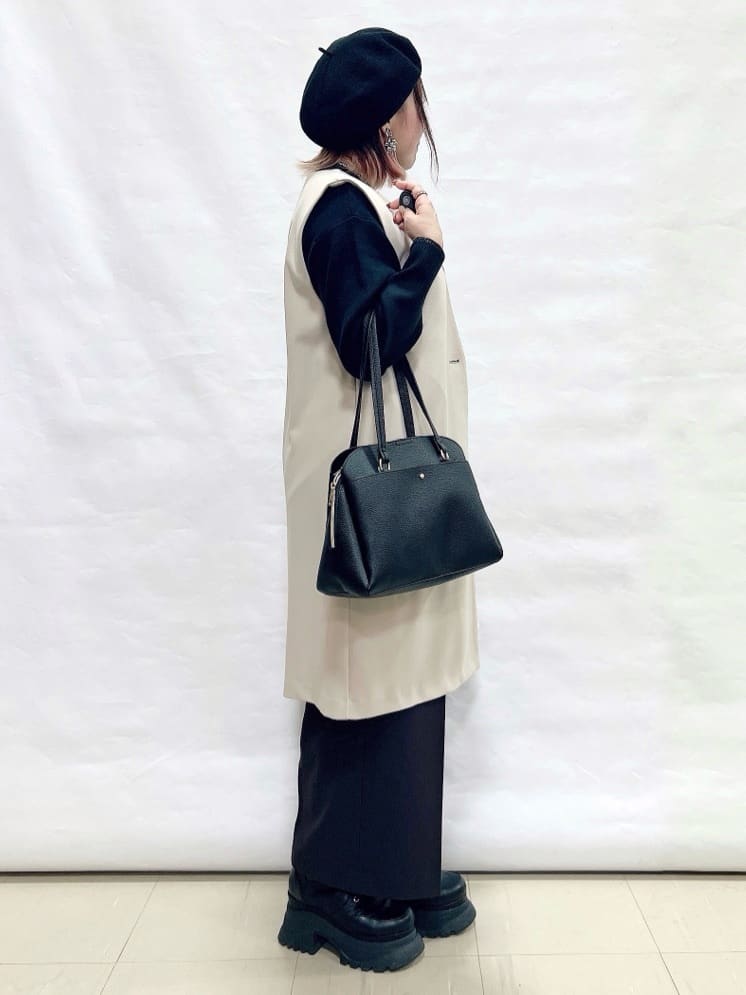 YUIさんの「SHOO･LA･RUE｜【洗濯機可/セットアップ可/S-3L】きちんと楽に。カットジョーゼット ロングジレ」を使ったコーディネート
