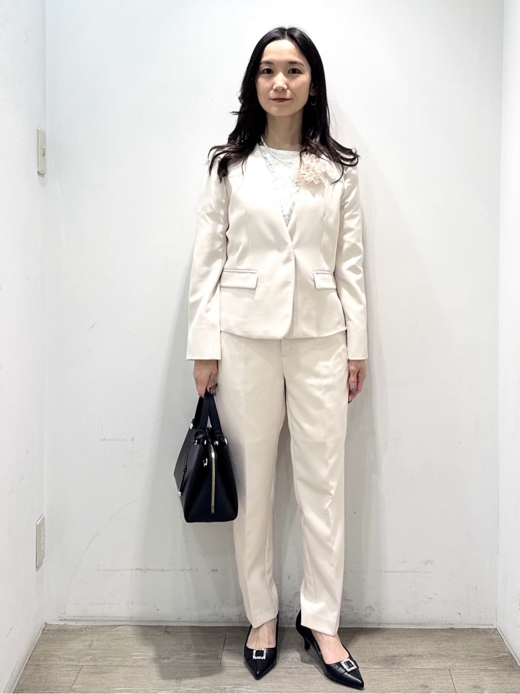 yuicciさんの「OPAQUE.CLIP｜《通勤／セットアップ対応》 パイピングVネックジャケット【洗濯機OK】」を使ったコーディネート