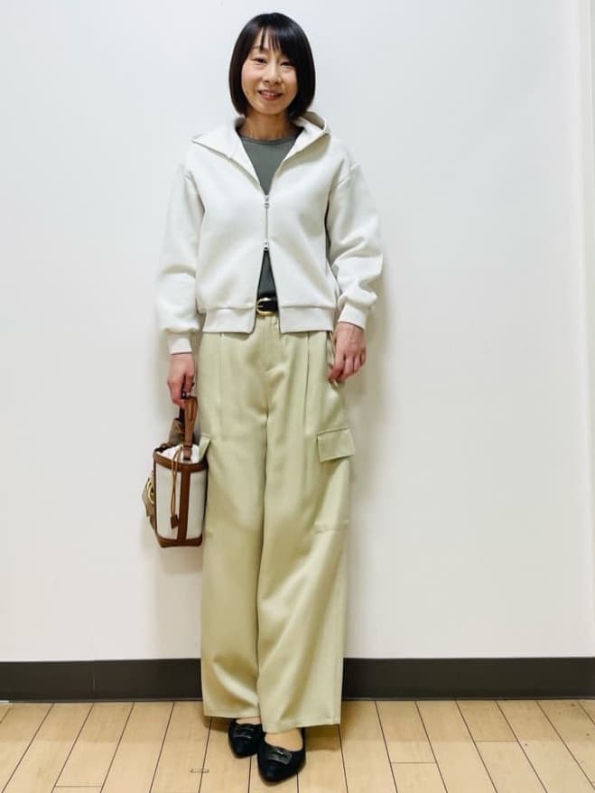 Riiさんの「Reflect｜【インナーにおすすめ◎】クルーネックストレッチリブトップス」を使ったコーディネート
