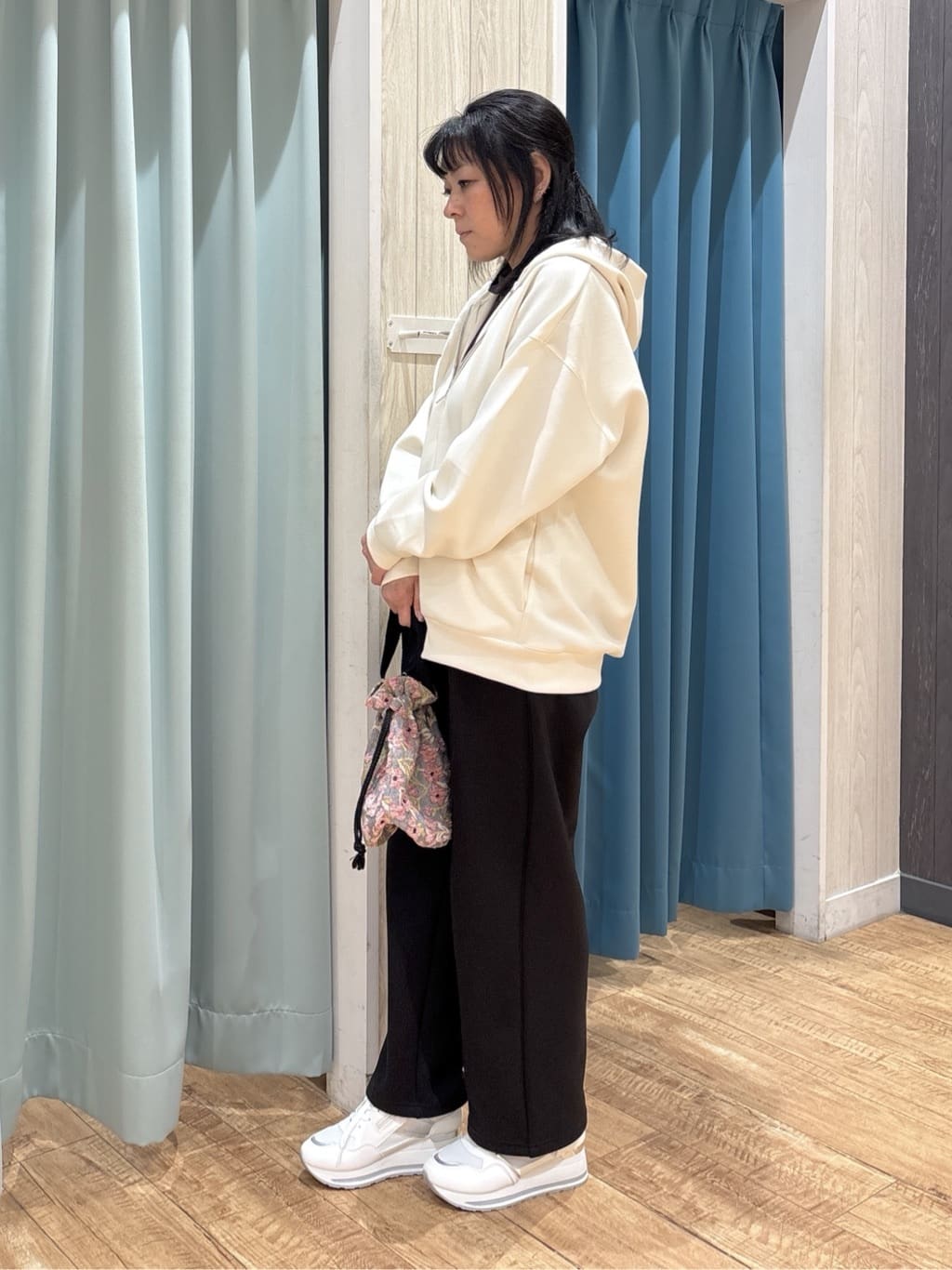 わかさんの「SHOO･LA･RUE｜【セットアップ可/S-LL/なめらかタッチ】大人カジュアルスタイルに ZIPパーカ」を使ったコーディネート