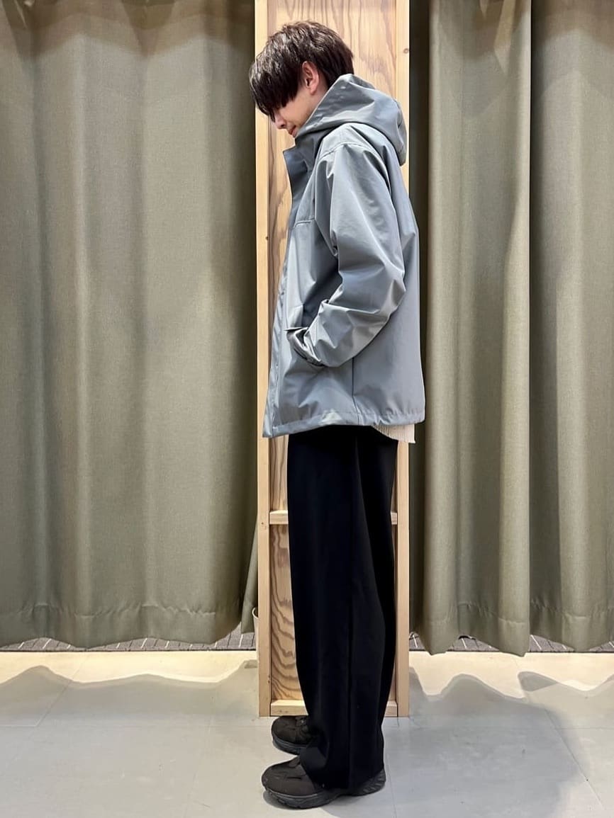 yoshiさんの「THE SHOP TK｜【季節の変わり目に最適】ナイロンマウンテンパーカ  防風/洗濯機OK」を使ったコーディネート