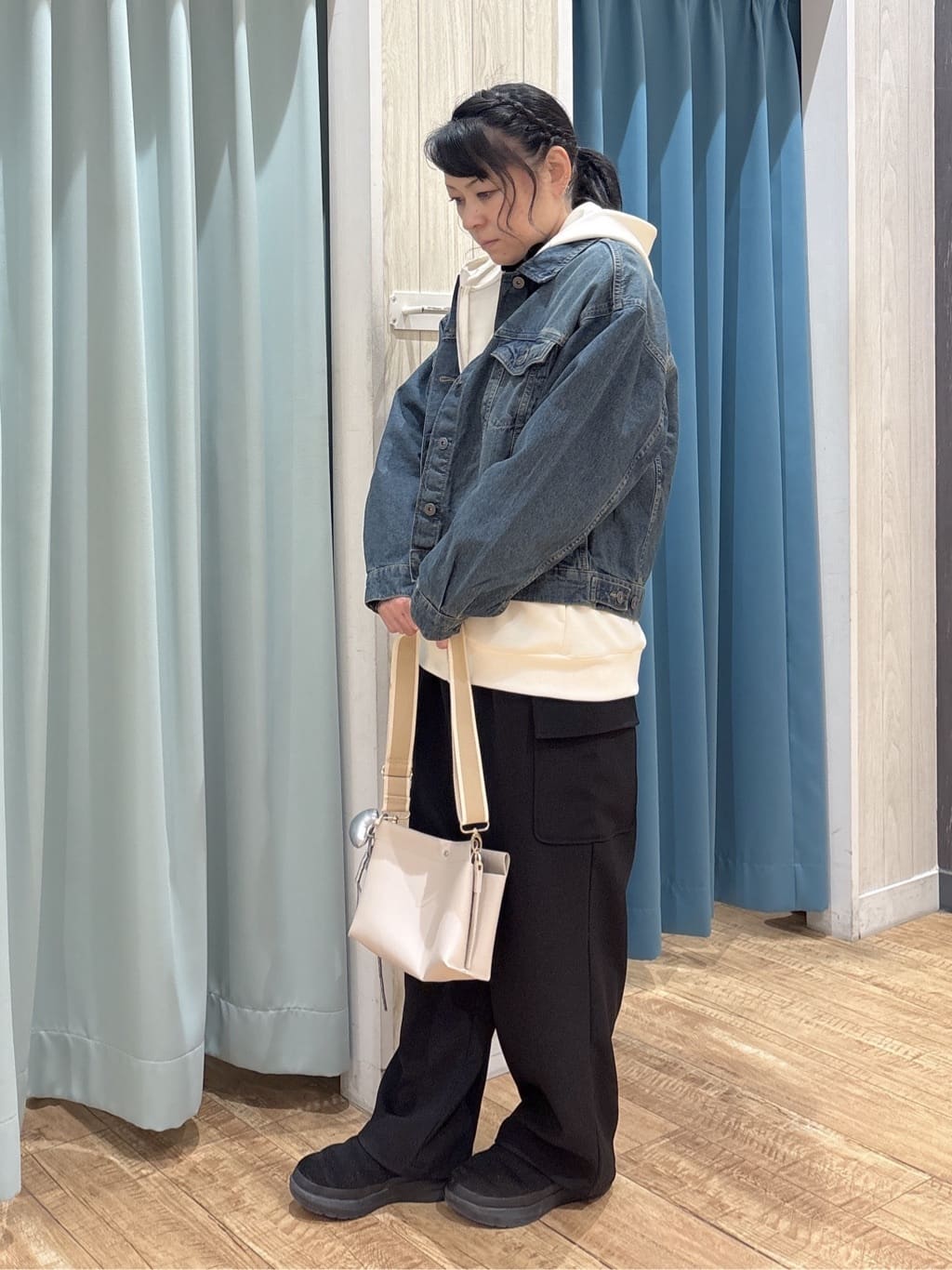 わかさんの「SHOO･LA･RUE｜【セットアップ可/S-LL/なめらかタッチ】大人カジュアルスタイルに ZIPパーカ」を使ったコーディネート