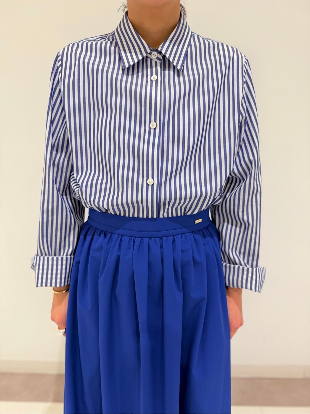 MIYAKAWAさんの「DRESSTERIOR｜【otonaMUSE5月号掲載/ウォッシャブル】タックギャザー スカート」を使ったコーディネート