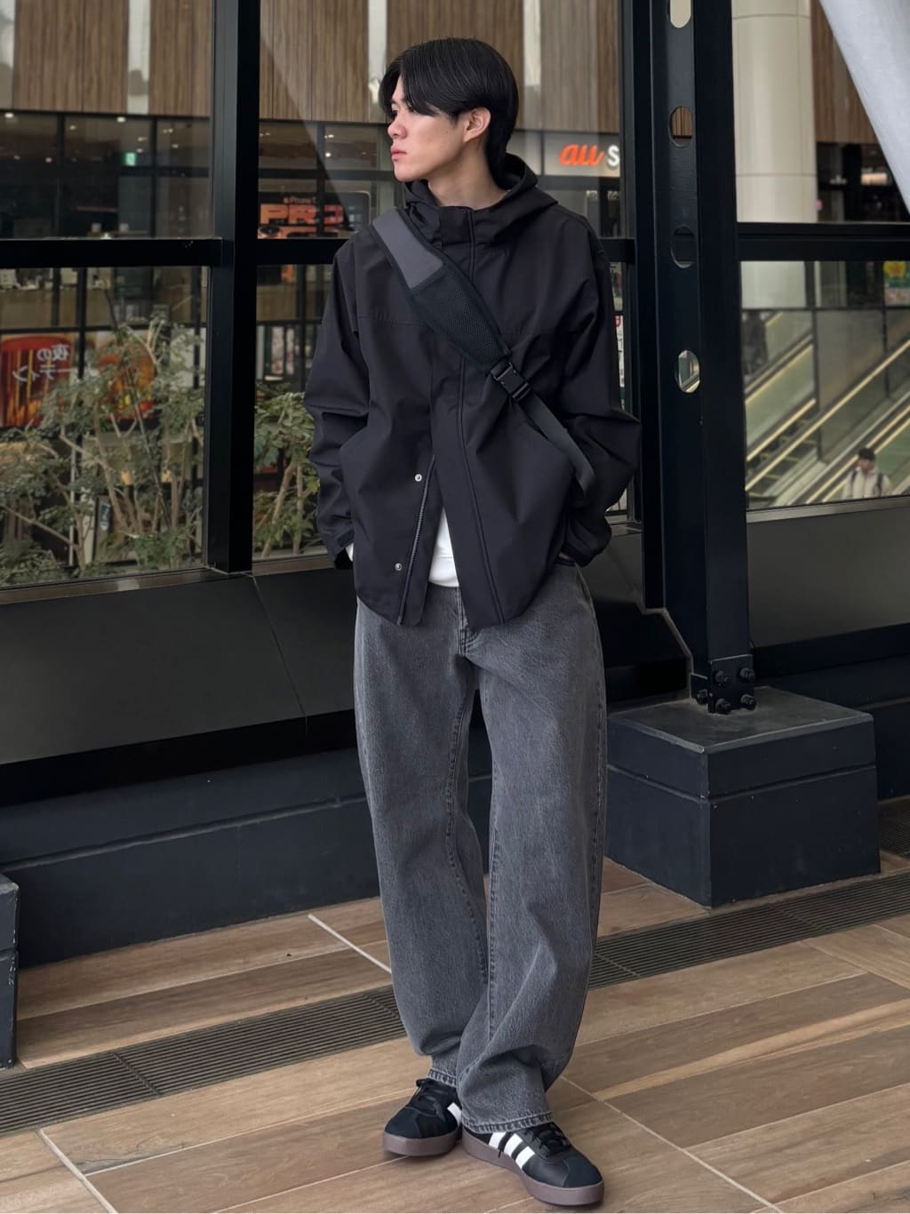 うらしーさんの「THE SHOP TK｜【季節の変わり目に最適】ナイロンマウンテンパーカ  防風/洗濯機OK」を使ったコーディネート