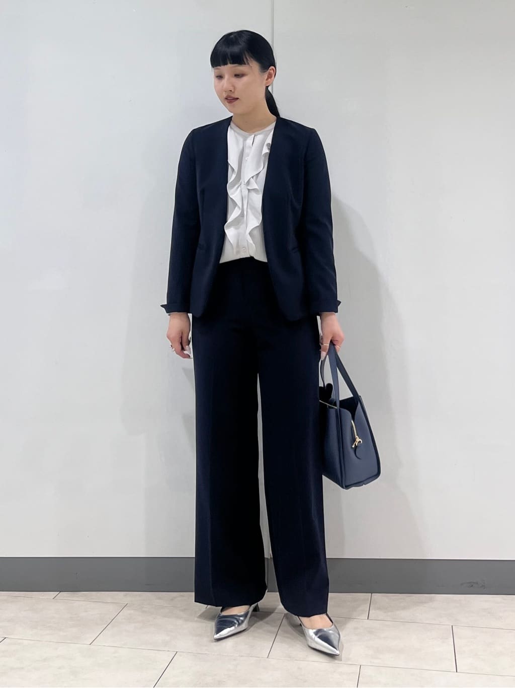hasuさんの「INDIVI｜【通勤スーツ／洗える】ストレッチカラーレスジャケット」を使ったコーディネート