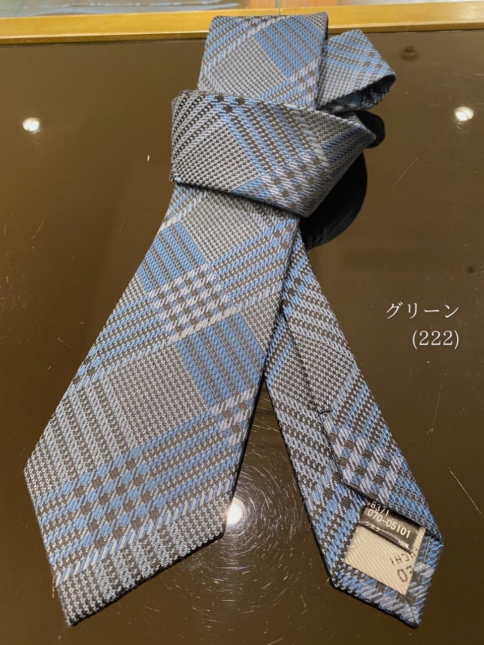 小南大和さんの「TAKEO KIKUCHI｜エリシルク グレンプレイドネクタイ」を使ったコーディネート