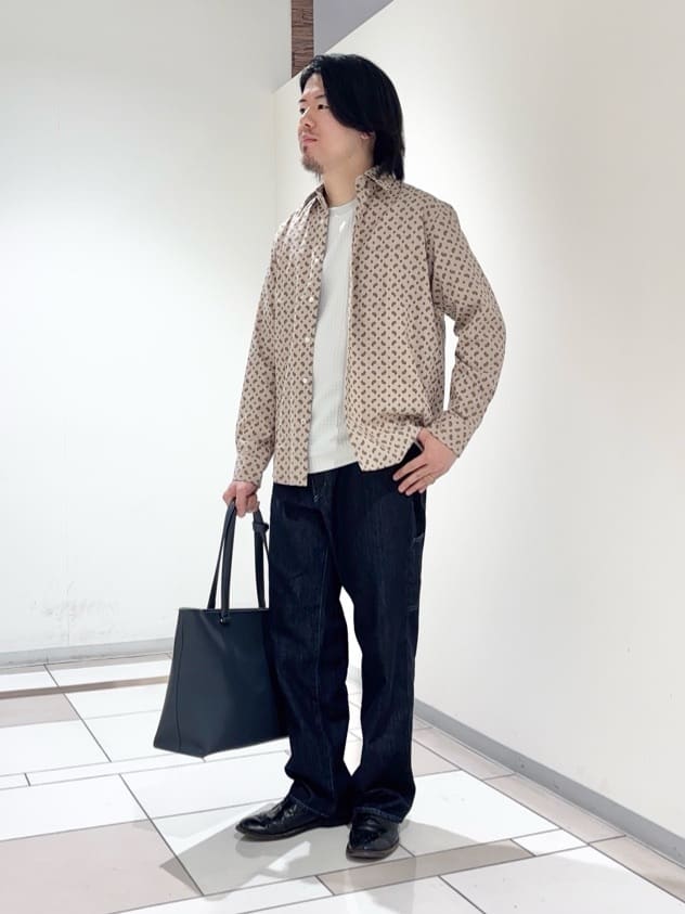 及川さんの「TAKEO KIKUCHI｜【BOWLER HAT LABEL】小紋ペイズリープリント 長袖シャツ」を使ったコーディネート