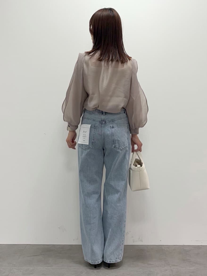 kozuさんの「index｜キャンディスリーブショートトレンチコート【洗濯機OK／撥水／防花粉】《5col》」を使ったコーディネート