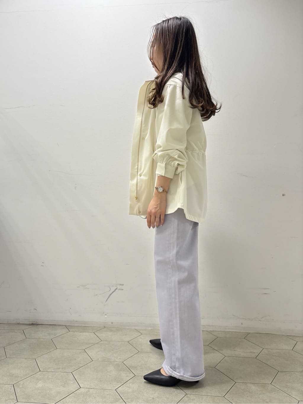 kahoさんの「INDIVI｜【撥水／フード取外し可】凹凸素材ブルゾン」を使ったコーディネート