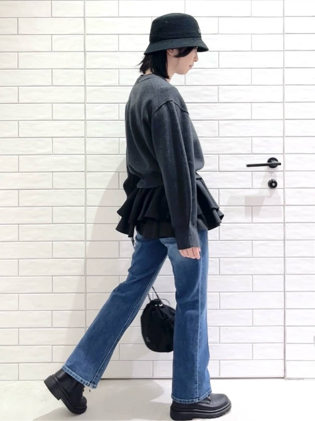 しおりさんの「OPAQUE.CLIP｜スウェットライクショートニット【洗濯機OK】」を使ったコーディネート