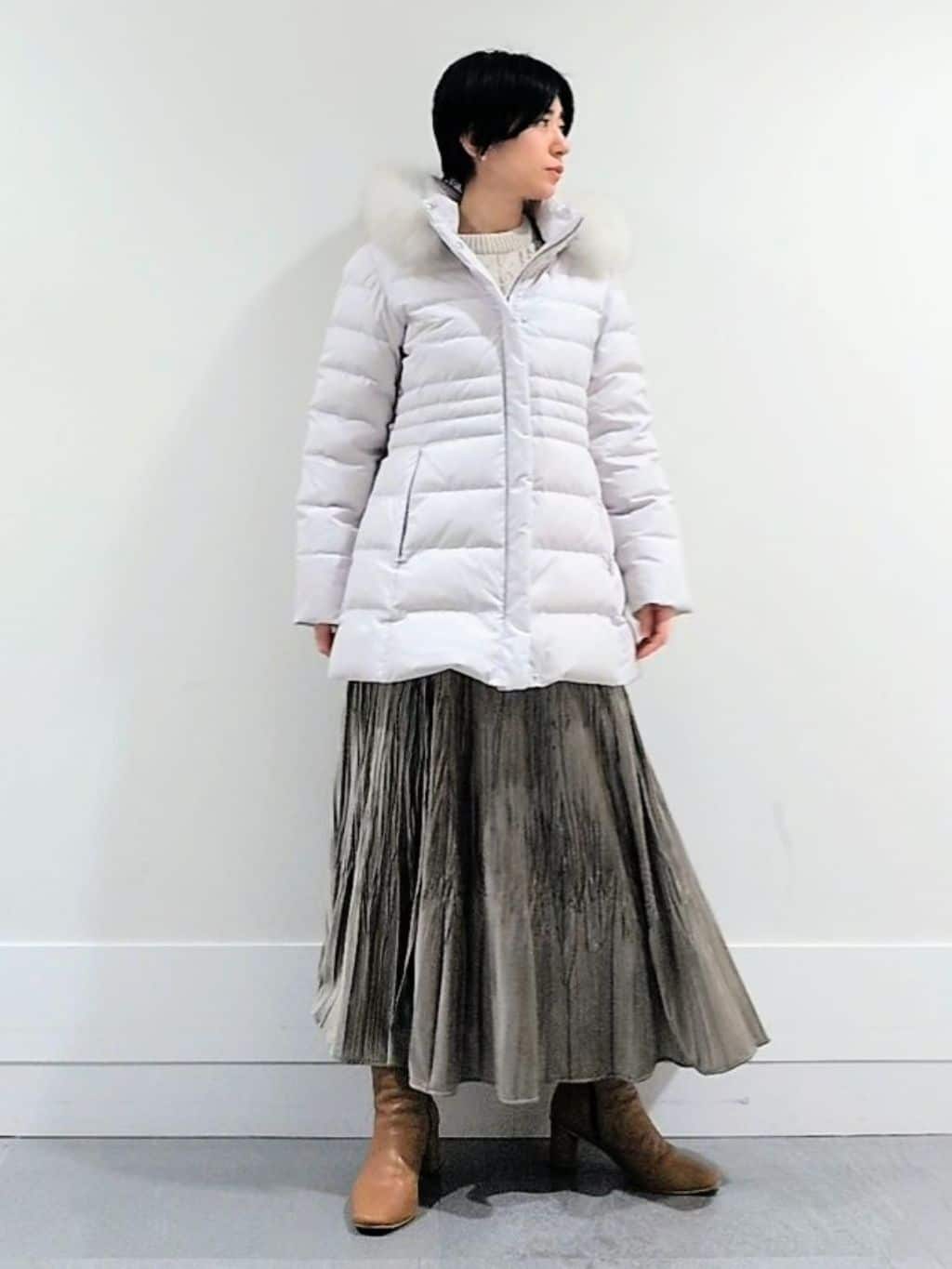 ミズタさんの「UNTITLED｜【はっ水機能/フード取り外し可】ミディダウンコート」を使ったコーディネート
