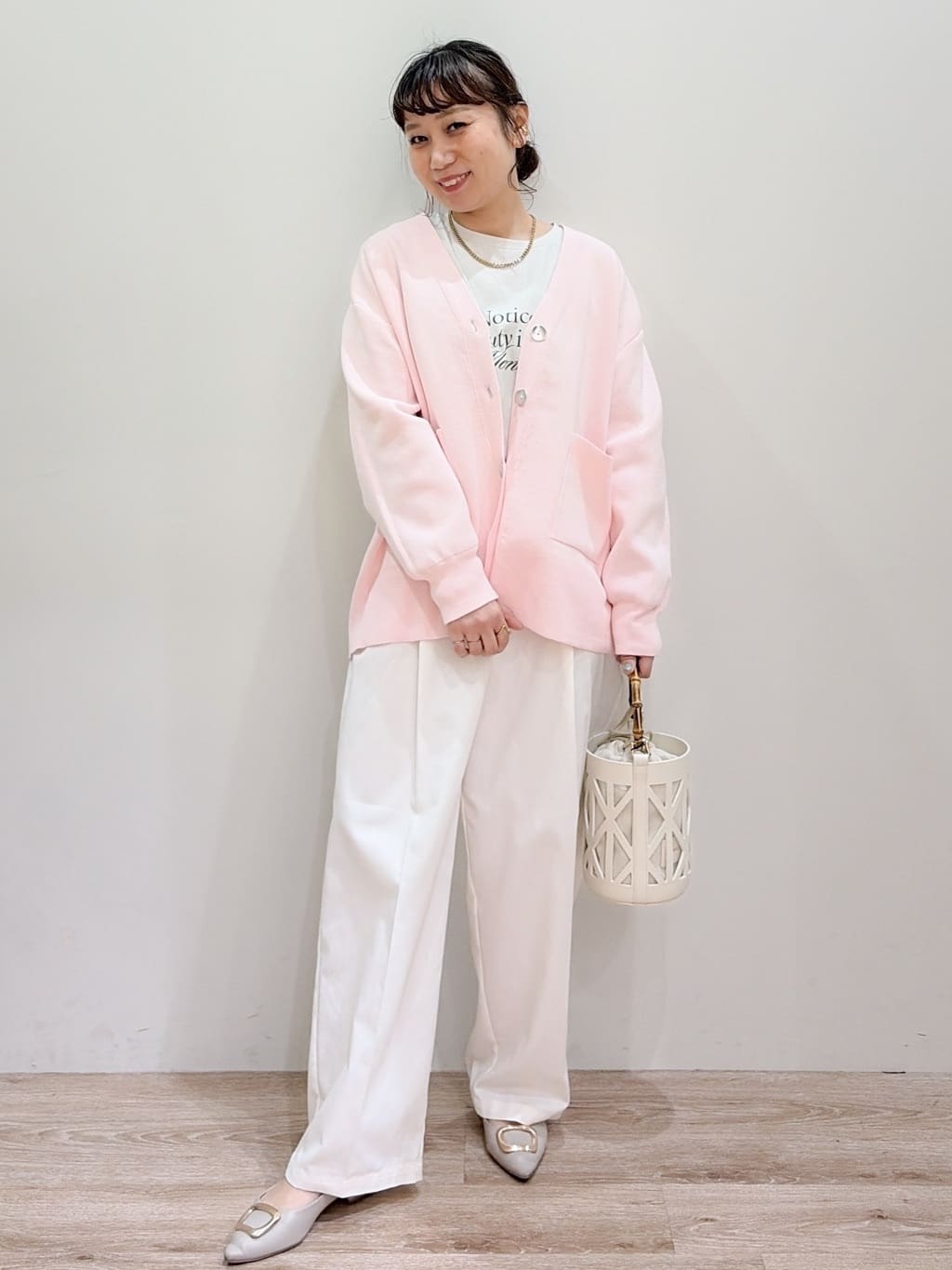 risayanさんの「OPAQUE.CLIP｜リラクシーロゴプリントTシャツ【洗濯機OK】」を使ったコーディネート