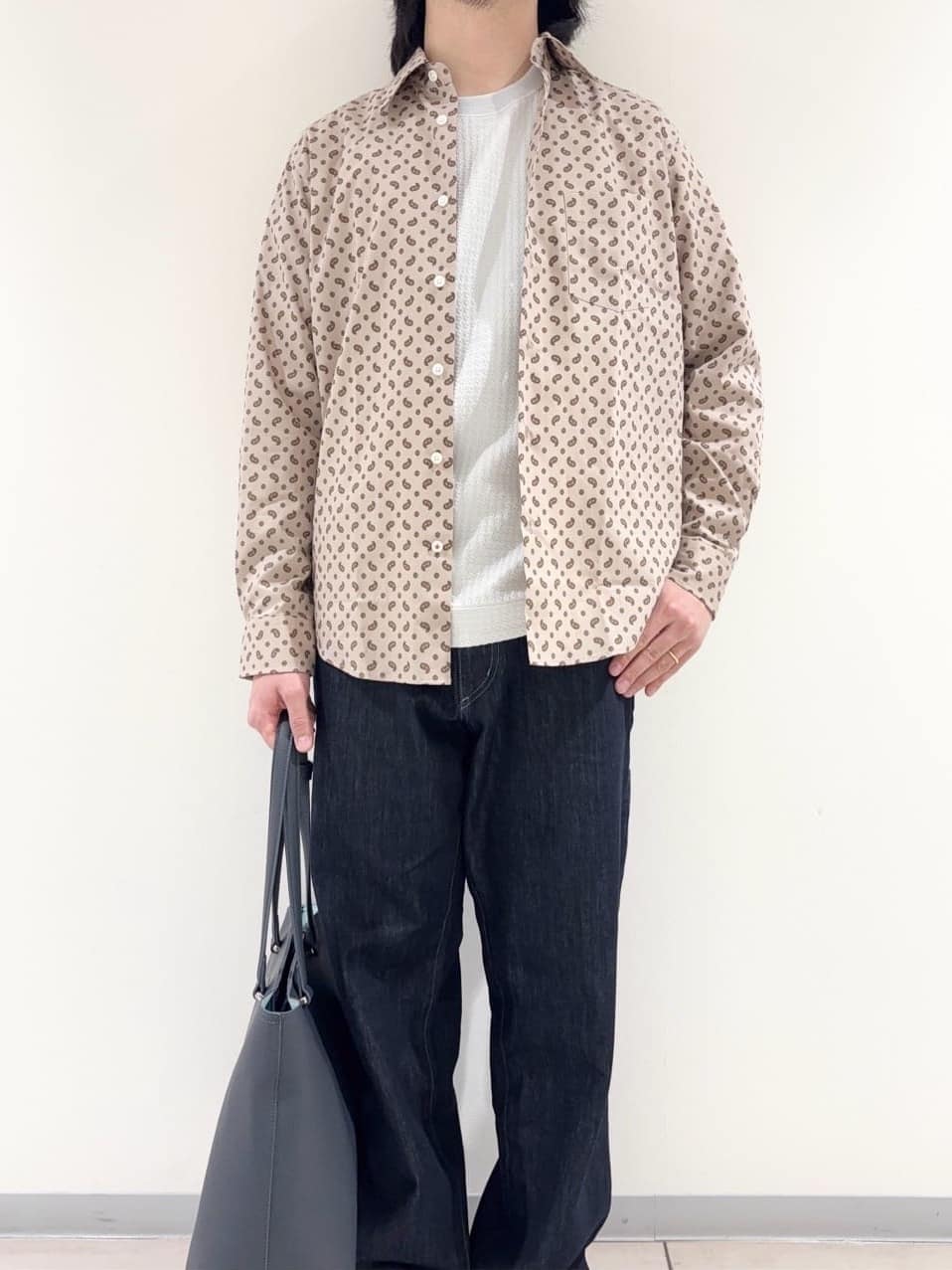 及川さんの「TAKEO KIKUCHI｜【BOWLER HAT LABEL】小紋ペイズリープリント 長袖シャツ」を使ったコーディネート