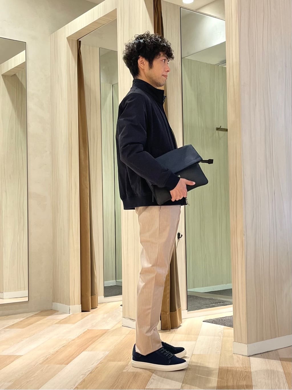 URAさんの「TAKEO KIKUCHI｜スタンドカラー ショート リブ ブルゾン」を使ったコーディネート