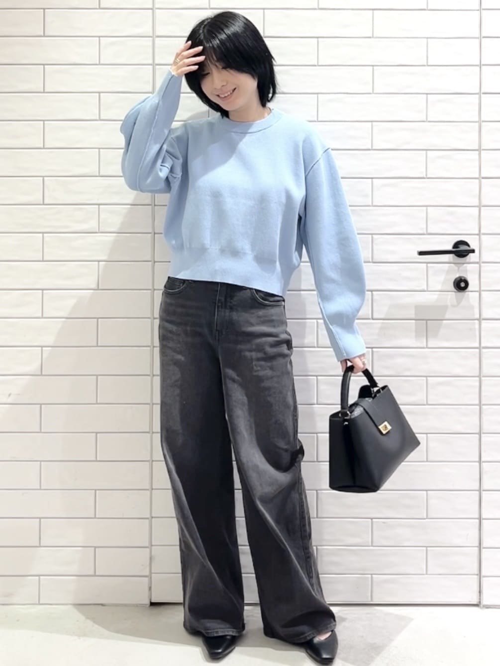 しおりさんの「OPAQUE.CLIP｜スウェットライクショートニット【洗濯機OK】」を使ったコーディネート