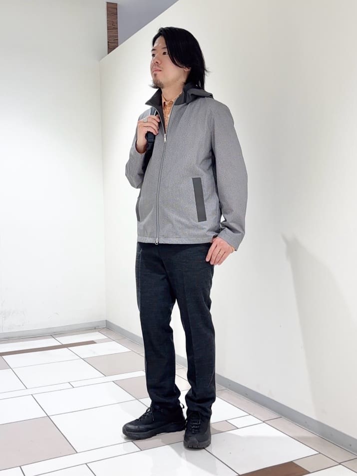 及川さんの「TAKEO KIKUCHI｜2WAYアクティブ ライト ブルゾン」を使ったコーディネート