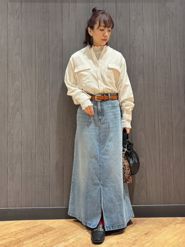 meiさんの「SHOO･LA･RUE｜【SHOO・LA・RUE DENIM】シンプルだから使いやすい Aラインスカート」を使ったコーディネート