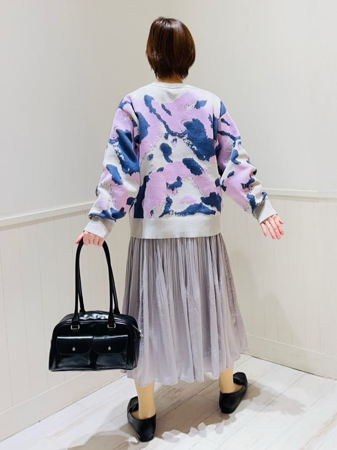 あきさんの「SHOO･LA･RUE｜【洗濯機可/S-LL】1枚で華やかに ラメ入りニュアンス柄ニット」を使ったコーディネート