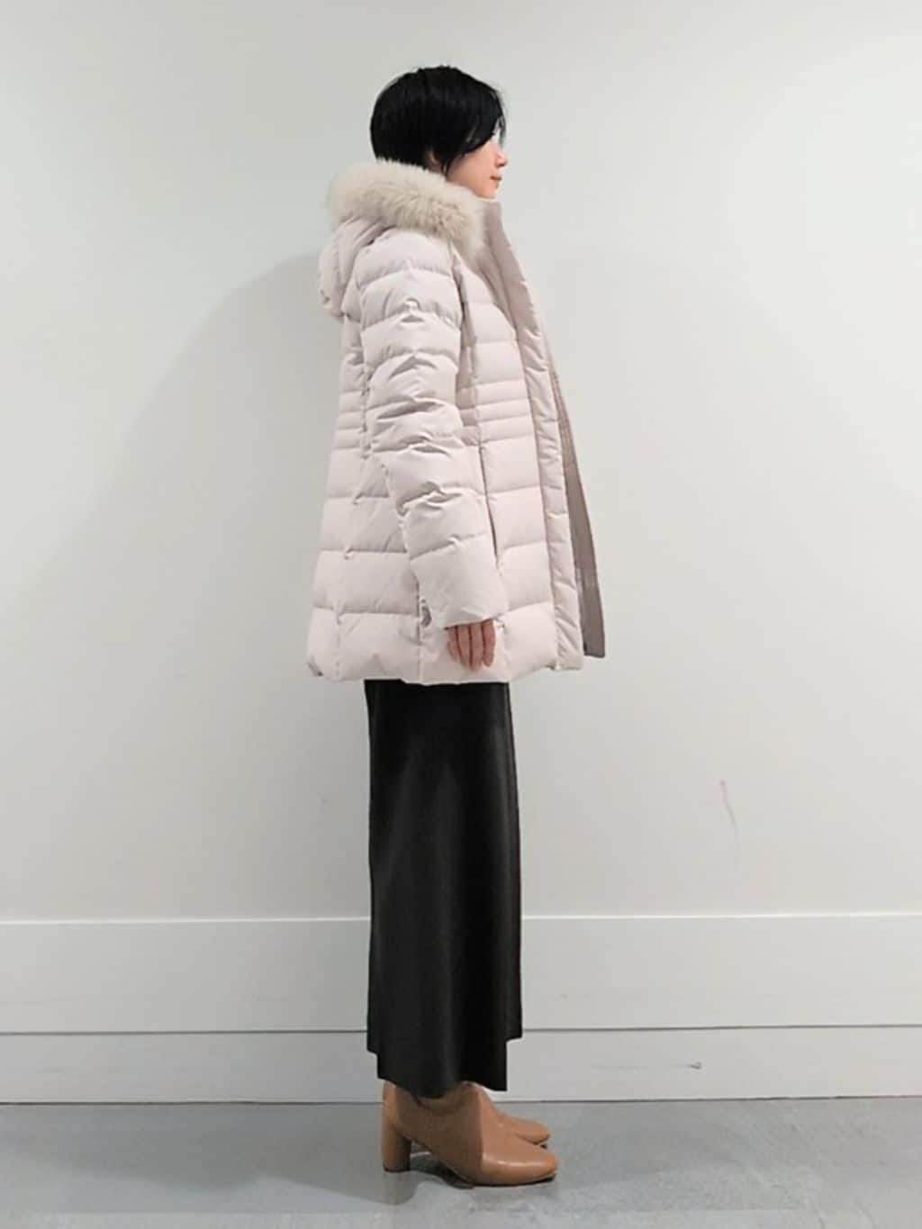 ミズタさんの「UNTITLED｜【はっ水機能/フード取り外し可】ミディダウンコート」を使ったコーディネート
