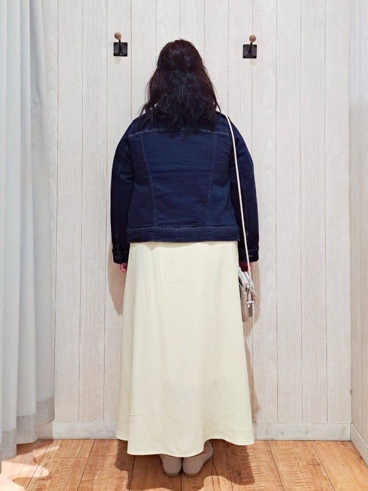 kotomiさんの「SHOO･LA･RUE｜【着丈選べる】ふんわり揺れる アソート柄フレアスカート」を使ったコーディネート